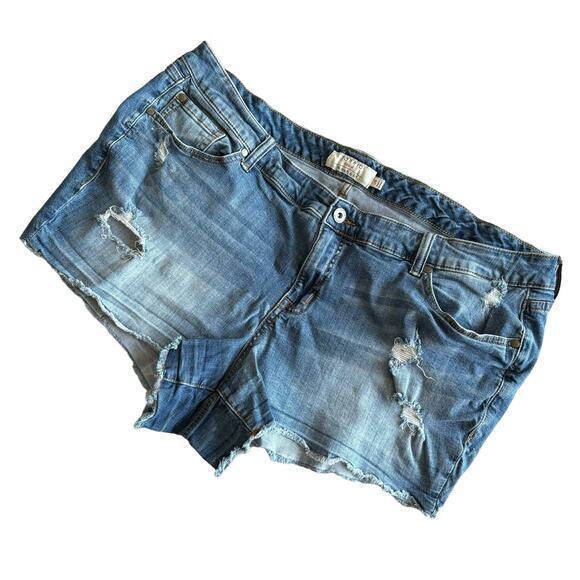 TORRID Distressed Cut Offs Denim Jean Shorts Stretch‎ Size 24 - Picture 1 of 6